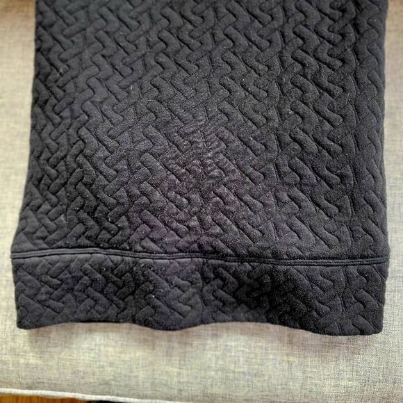 GapFit Quilted Pullover Top - Picture 8 of 9